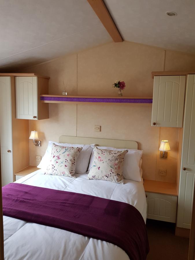 Pitch & Canvas - Self Catering At Broad Oak Farm Hotel Tattenhall Kültér fotó