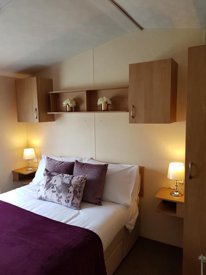 Pitch & Canvas - Self Catering At Broad Oak Farm Hotel Tattenhall Kültér fotó