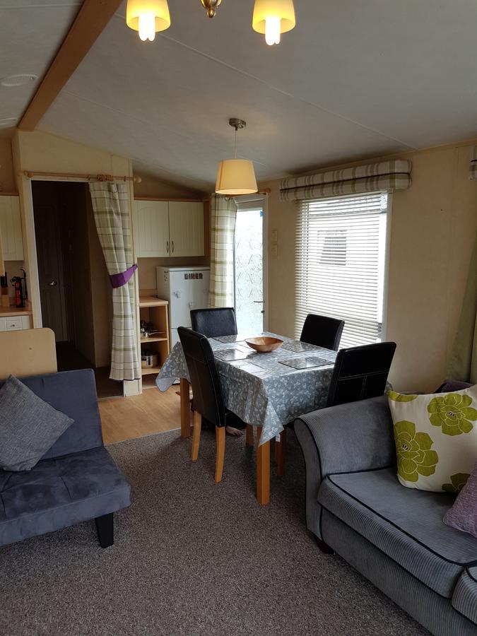 Pitch & Canvas - Self Catering At Broad Oak Farm Hotel Tattenhall Kültér fotó
